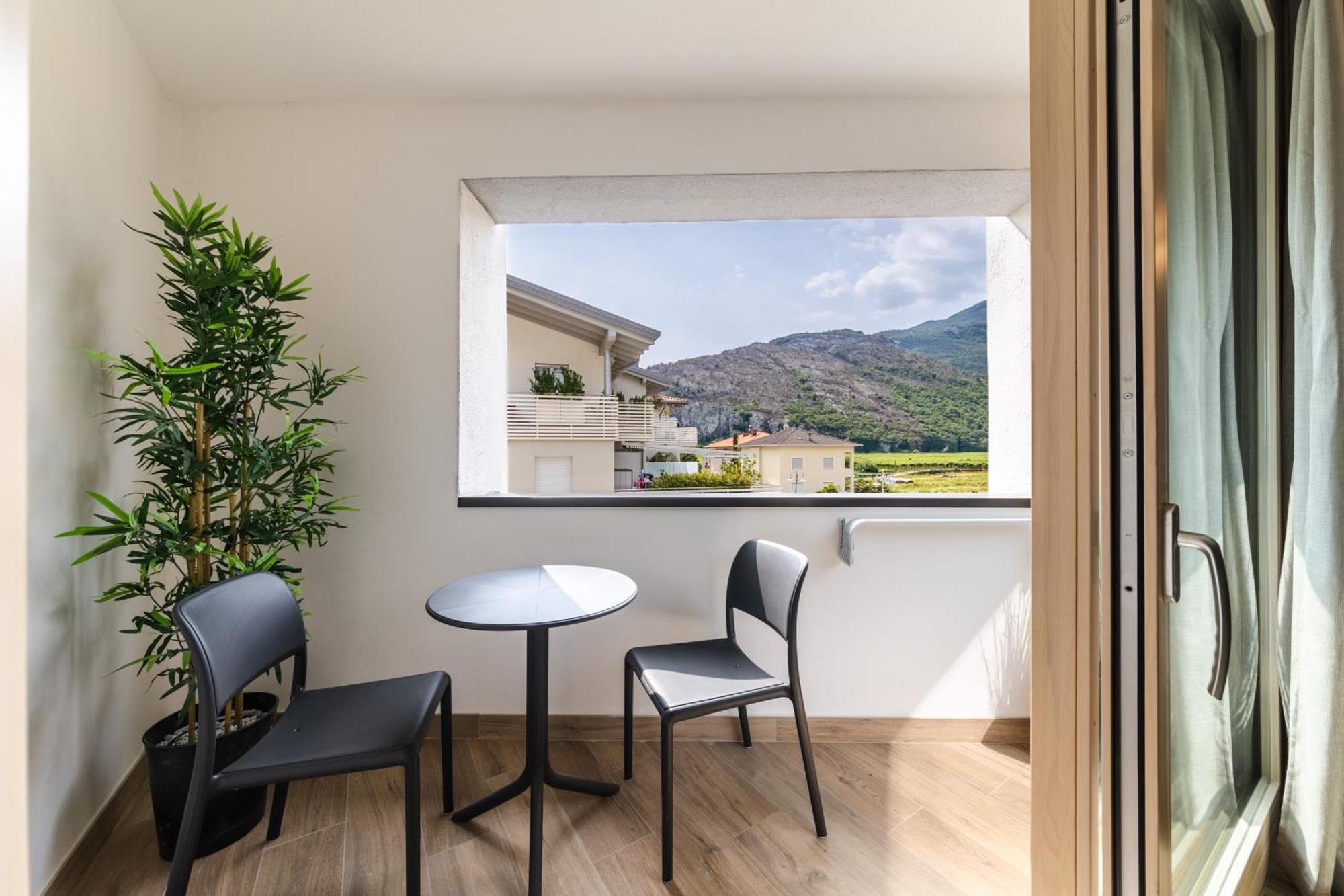 Boutique Apartments By Annalisa Torbole Sul Garda Zewnętrze zdjęcie