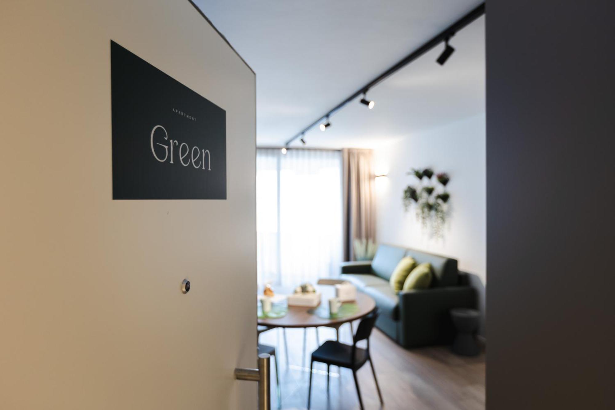 Boutique Apartments By Annalisa Torbole Sul Garda Zewnętrze zdjęcie