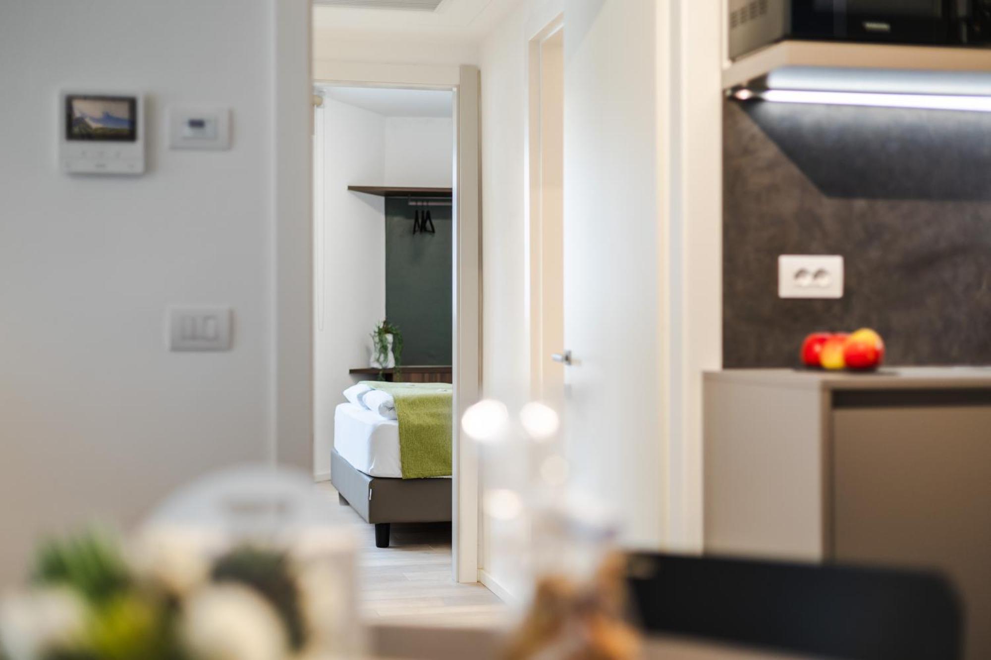 Boutique Apartments By Annalisa Torbole Sul Garda Zewnętrze zdjęcie