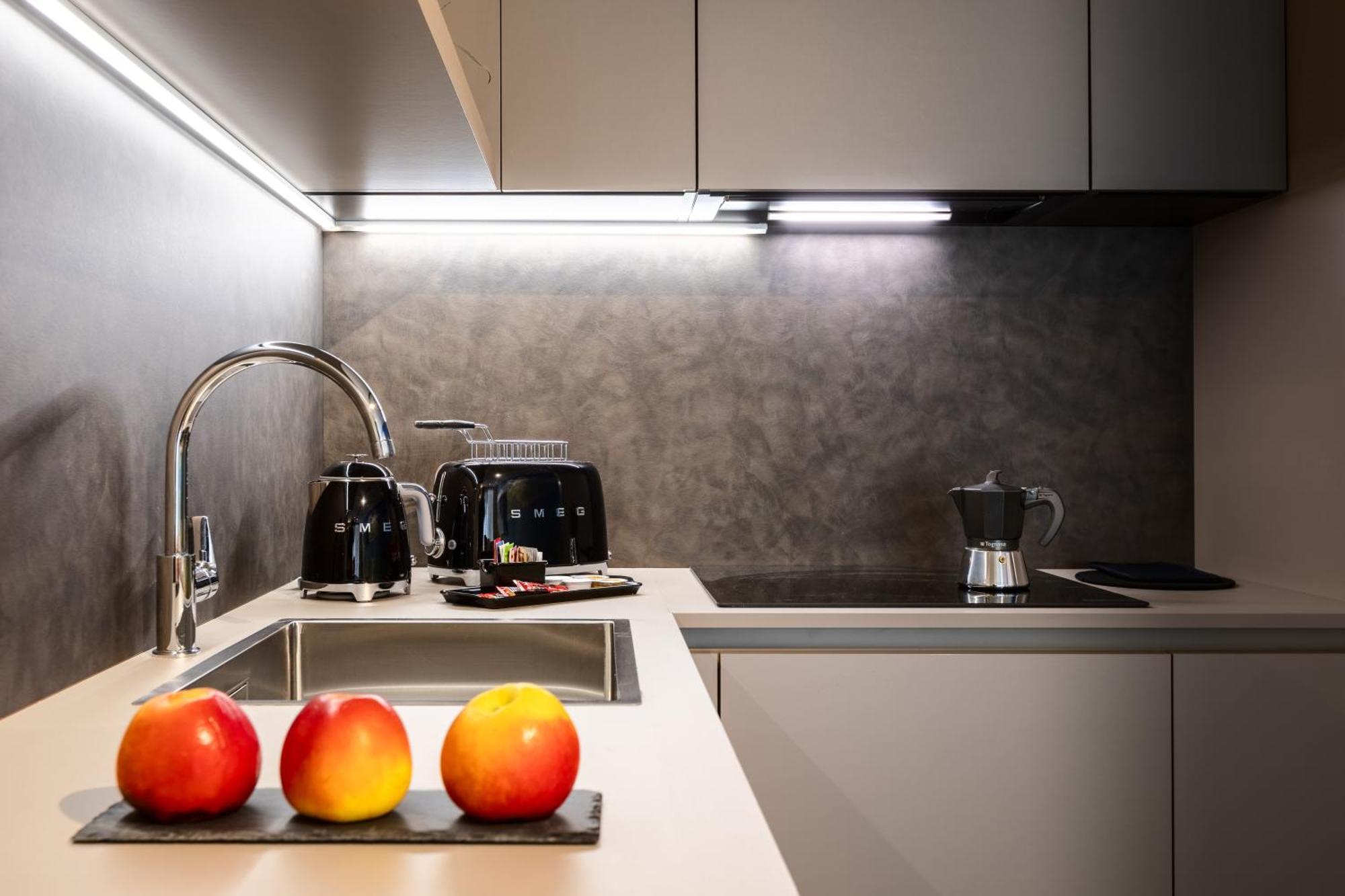 Boutique Apartments By Annalisa Torbole Sul Garda Zewnętrze zdjęcie