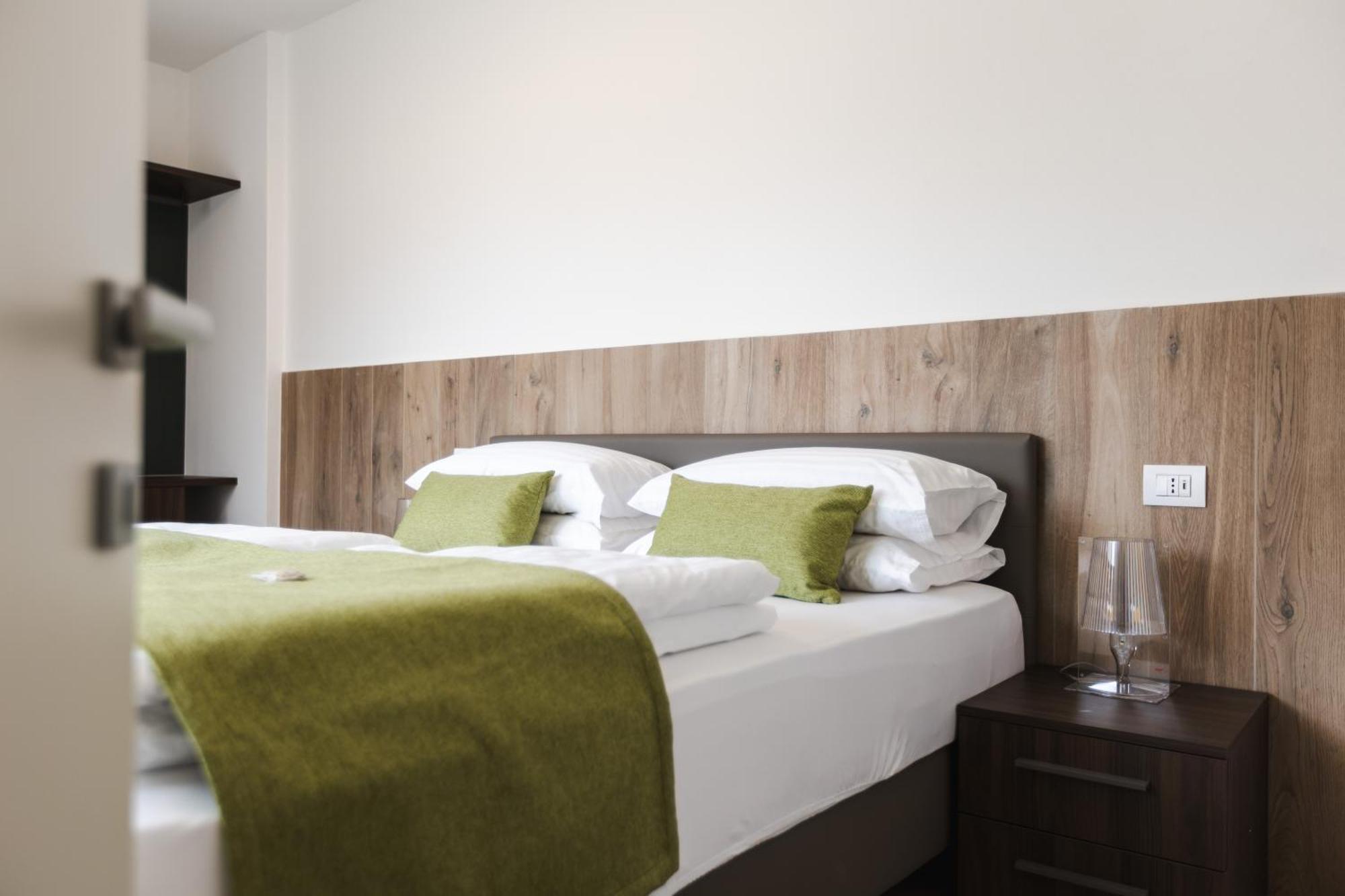 Boutique Apartments By Annalisa Torbole Sul Garda Zewnętrze zdjęcie